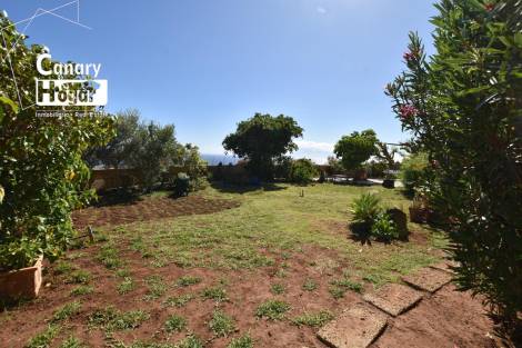 Semi-detached house for sale in  Adeje, Spain - 054281