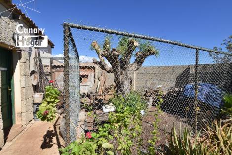 Semi-detached house for sale in  Adeje, Spain - 054281