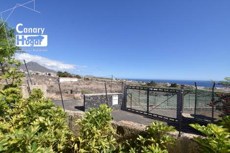 Semi-detached house for sale in  Adeje, Spain - 054281