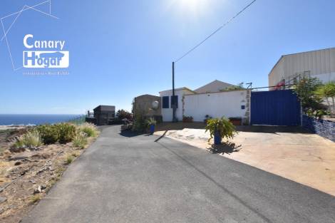 Semi-detached house for sale in  Adeje, Spain - 054281
