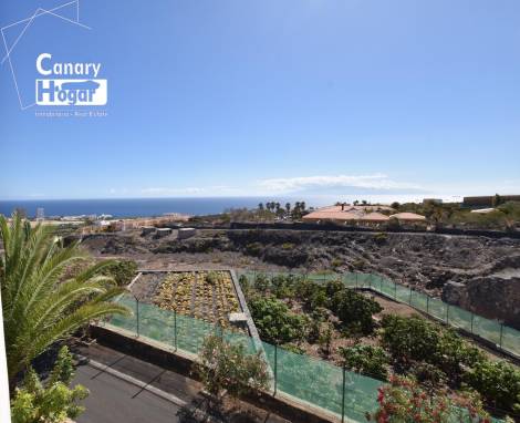 Semi-detached house for sale in  Adeje, Spain - 054281