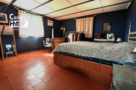 Semi-detached house for sale in  Adeje, Spain - 054281