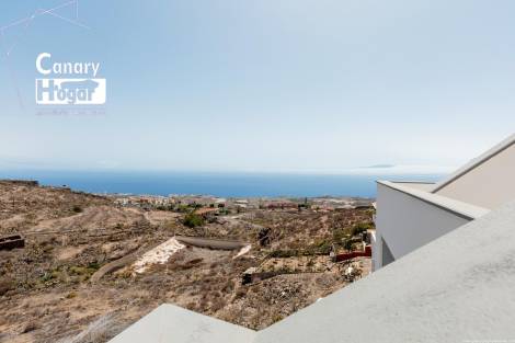 Semi-detached house for sale in  Adeje, Spain - 054801