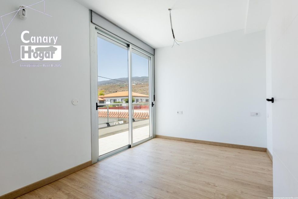 Semi-detached house for sale in  Adeje, Spain - 054801