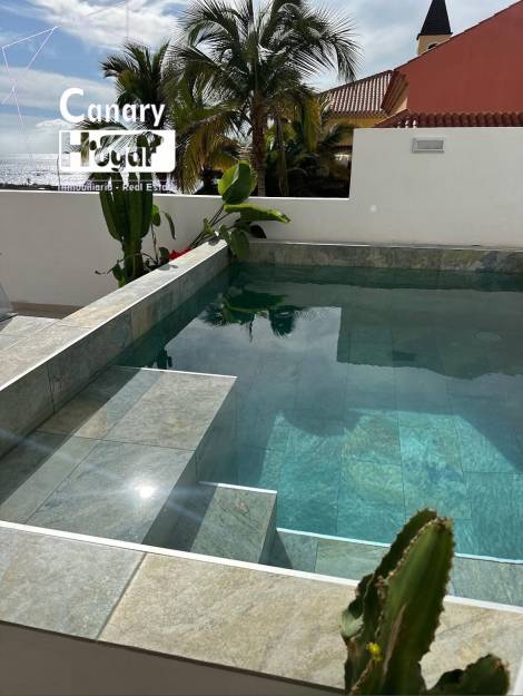 Semi-detached house for sale in  Adeje, Spain - 054821