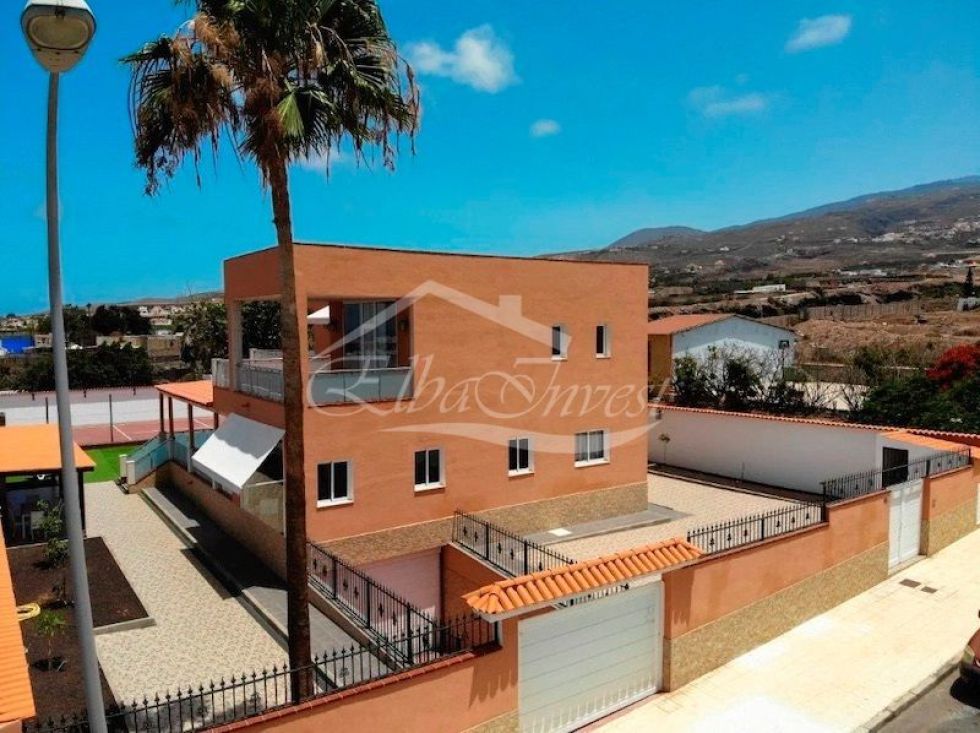 Semi-detached house for sale in  Adeje, Spain - 1175