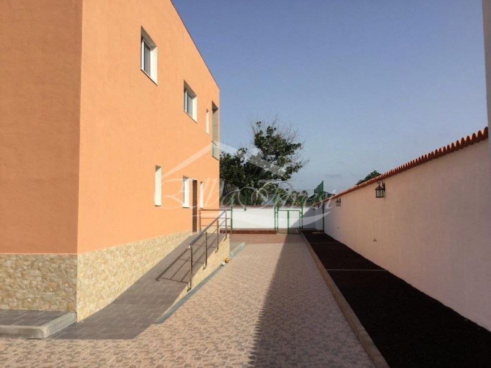 Semi-detached house for sale in  Adeje, Spain - 1175