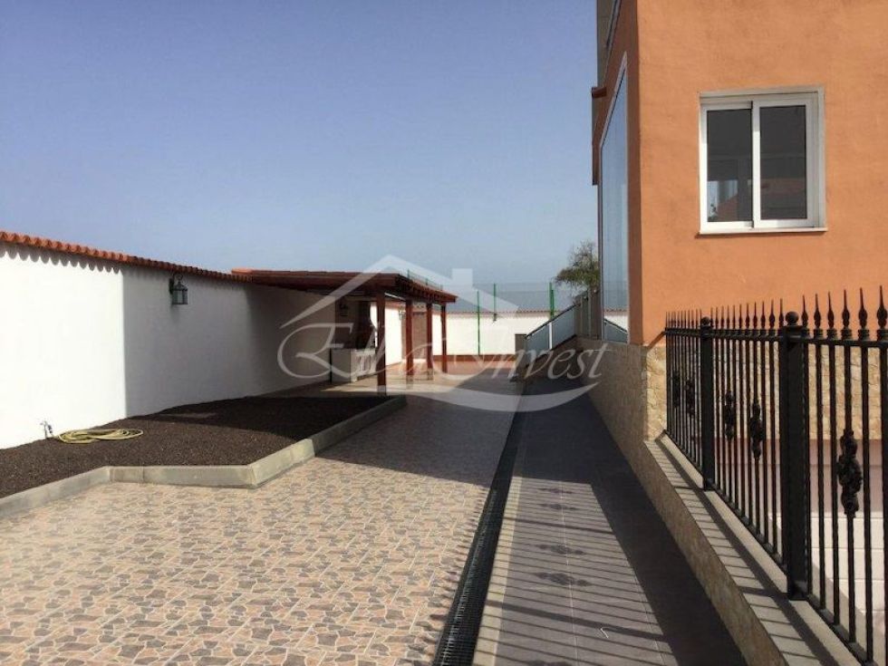 Semi-detached house for sale in  Adeje, Spain - 1175