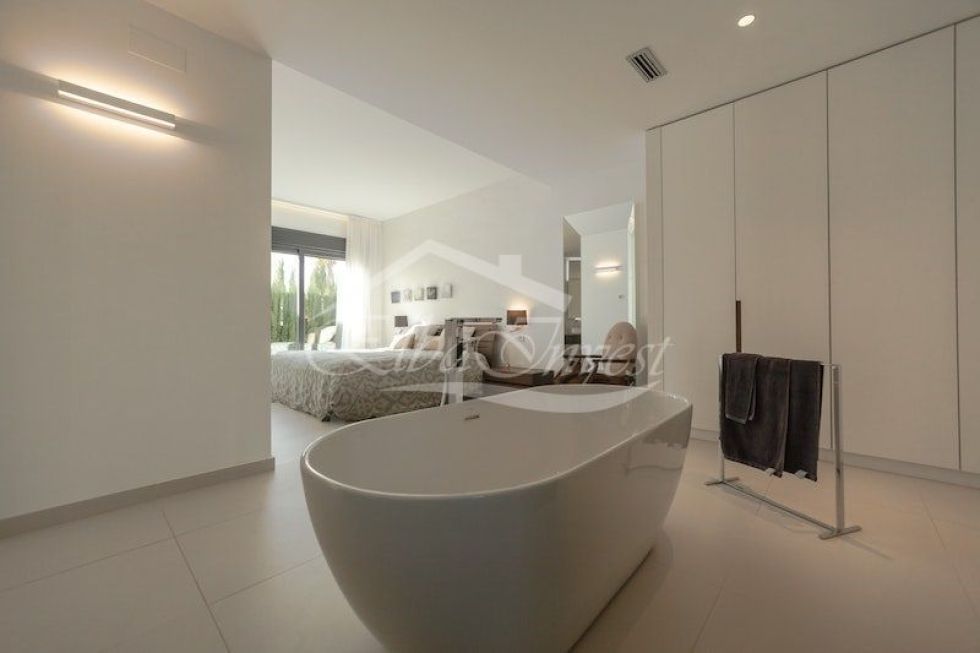 Semi-detached house for sale in  Adeje, Spain - 4383