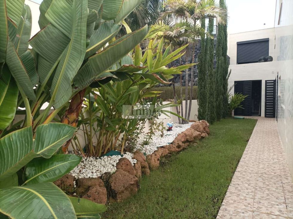 Semi-detached house for sale in  Adeje, Spain - 459062