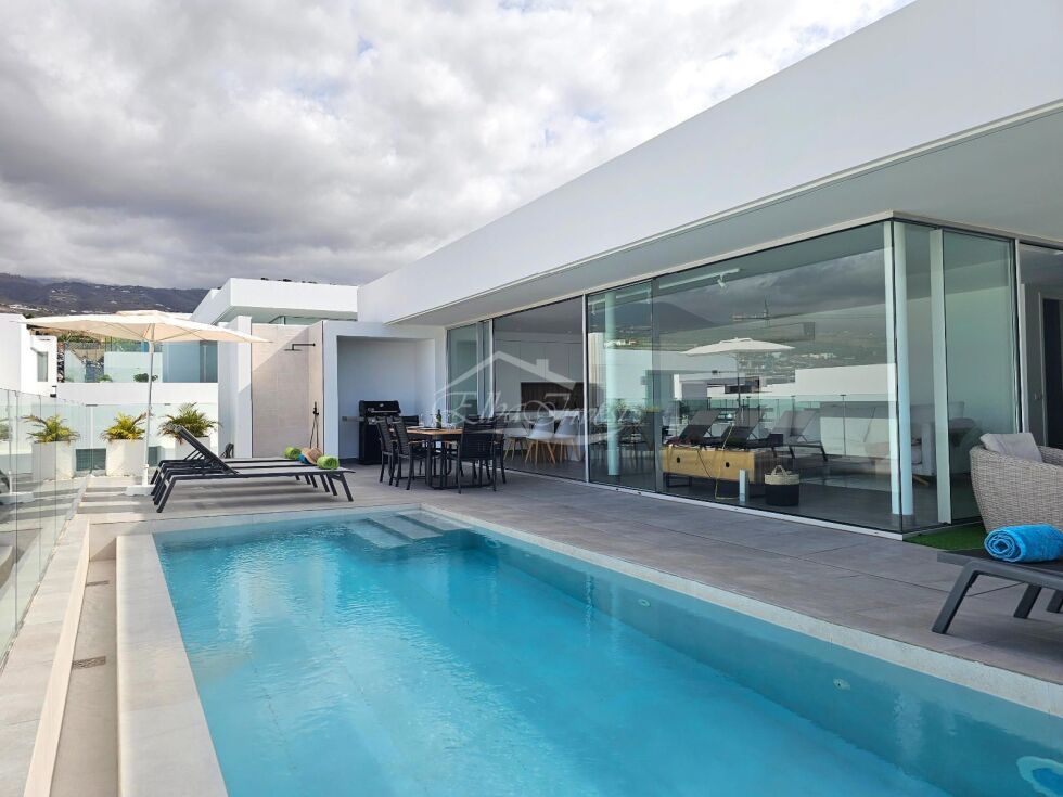 Semi-detached house for sale in  Adeje, Spain - 6020