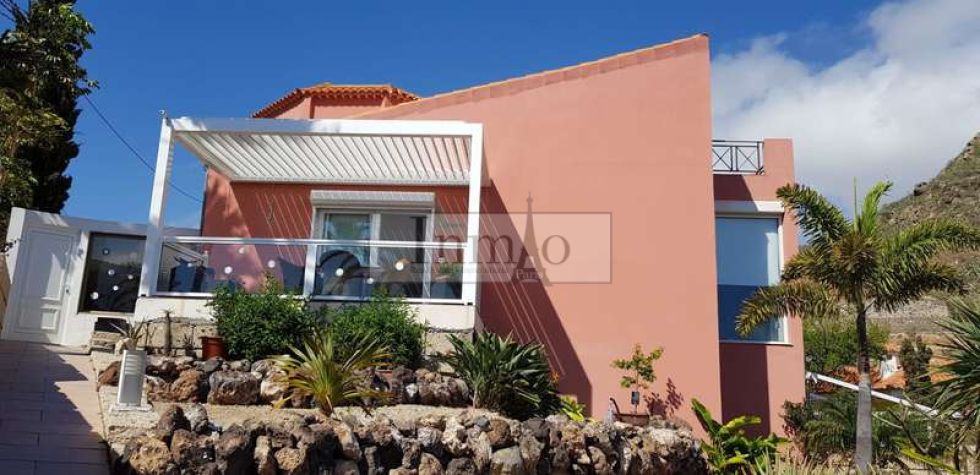 Semi-detached house for sale in  Arona, Spain - 415459