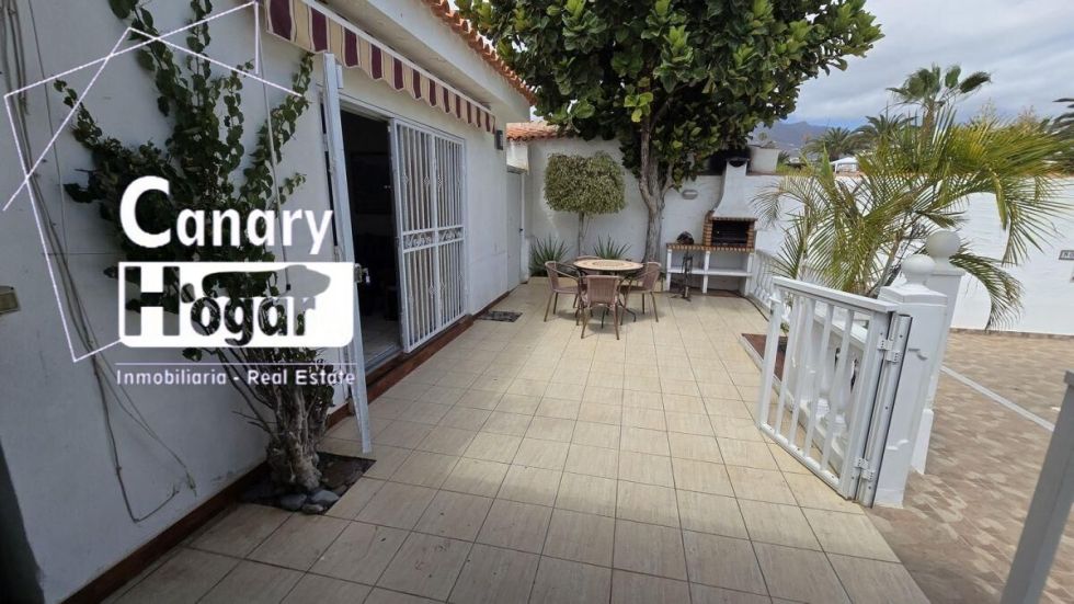 Semi-detached house for sale in  Callao Salvaje, Spain - 056371