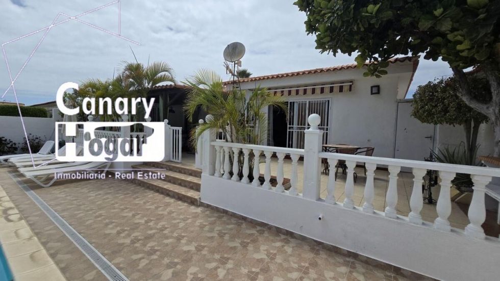 Semi-detached house for sale in  Callao Salvaje, Spain - 056371