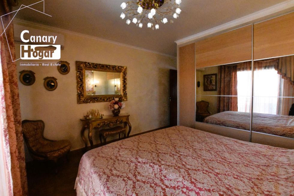 Semi-detached house for sale in  Callao Salvaje, Spain - 056931