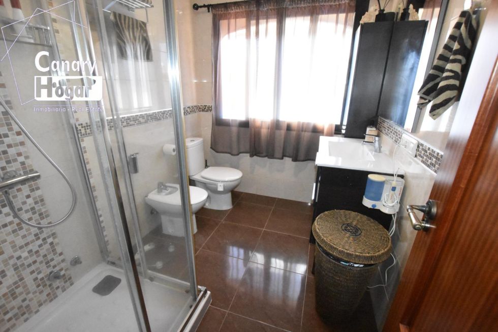 Semi-detached house for sale in  Callao Salvaje, Spain - 056931