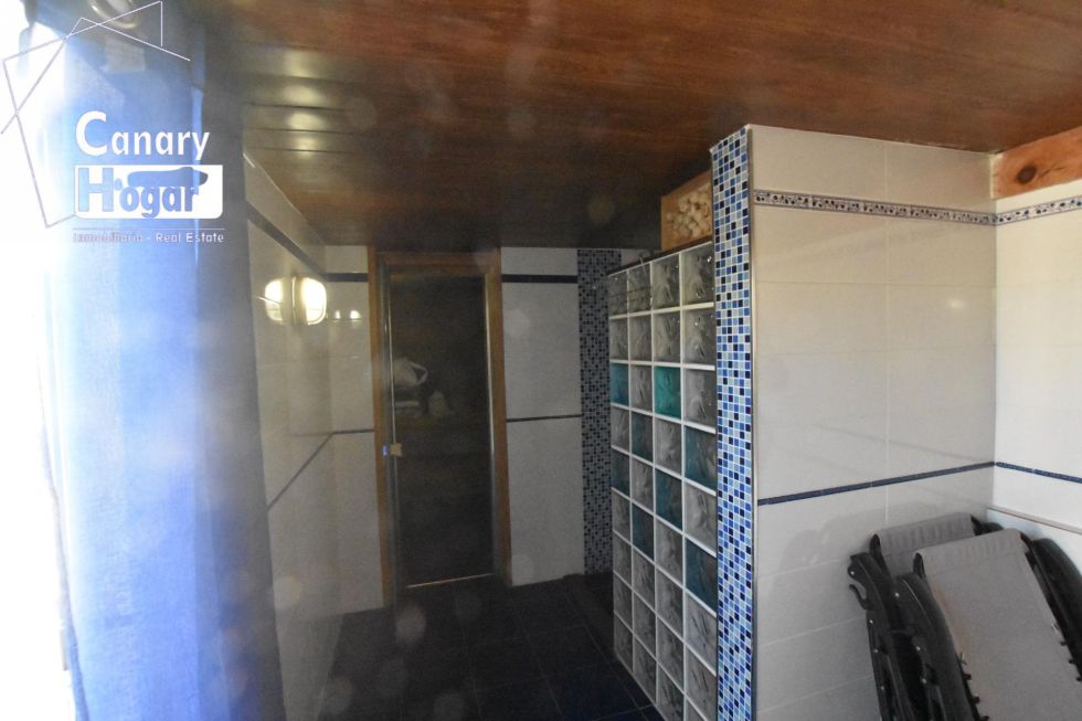 Semi-detached house for sale in  Callao Salvaje, Spain - 056931