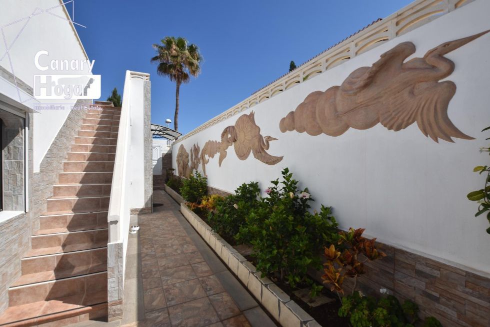 Semi-detached house for sale in  Callao Salvaje, Spain - 056931