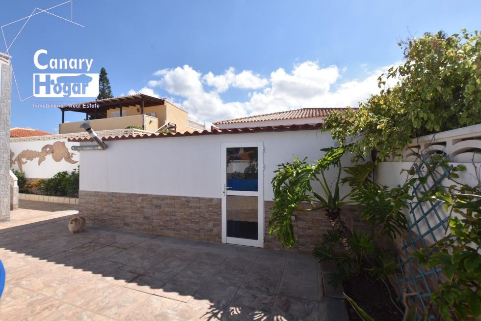 Semi-detached house for sale in  Callao Salvaje, Spain - 056931
