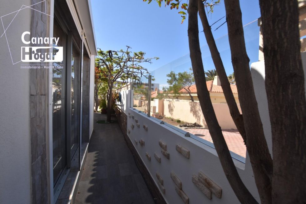 Semi-detached house for sale in  Callao Salvaje, Spain - 056931