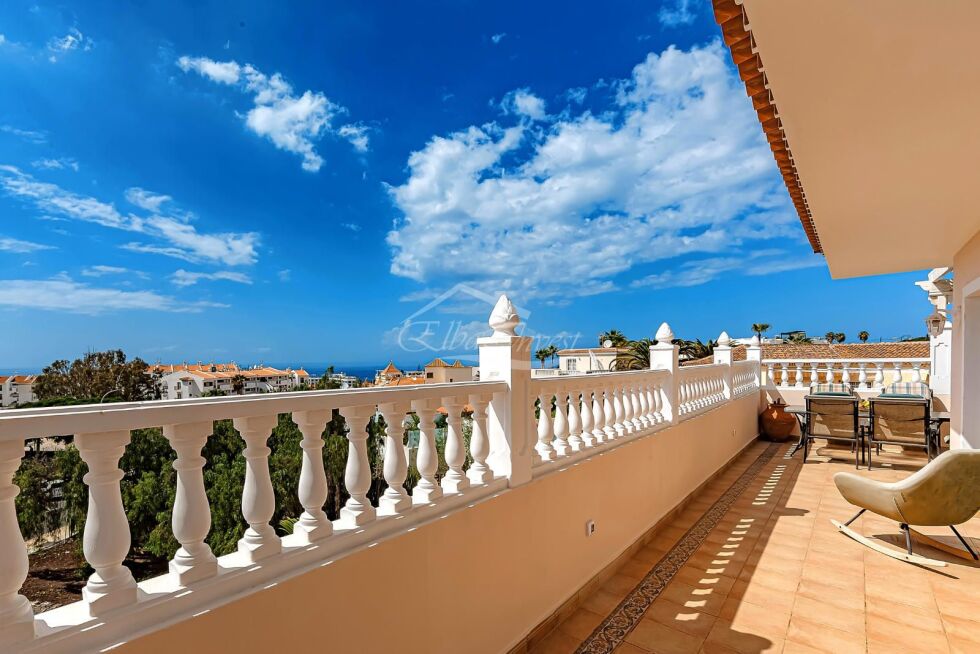 Semi-detached house for sale in  Callao Salvaje, Spain - 6016