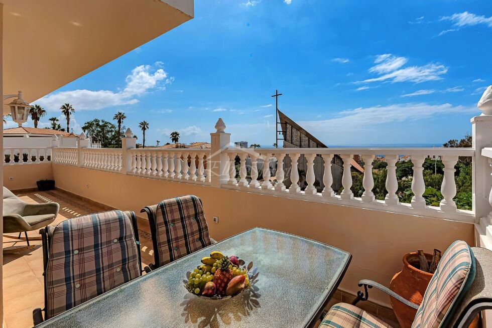 Semi-detached house for sale in  Callao Salvaje, Spain - 6016