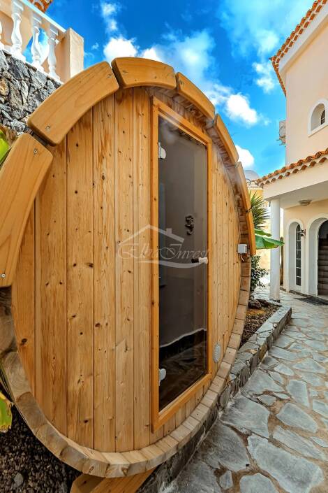 Semi-detached house for sale in  Callao Salvaje, Spain - 6016
