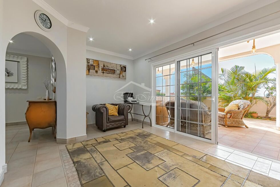 Semi-detached house for sale in  Callao Salvaje, Spain - 6016