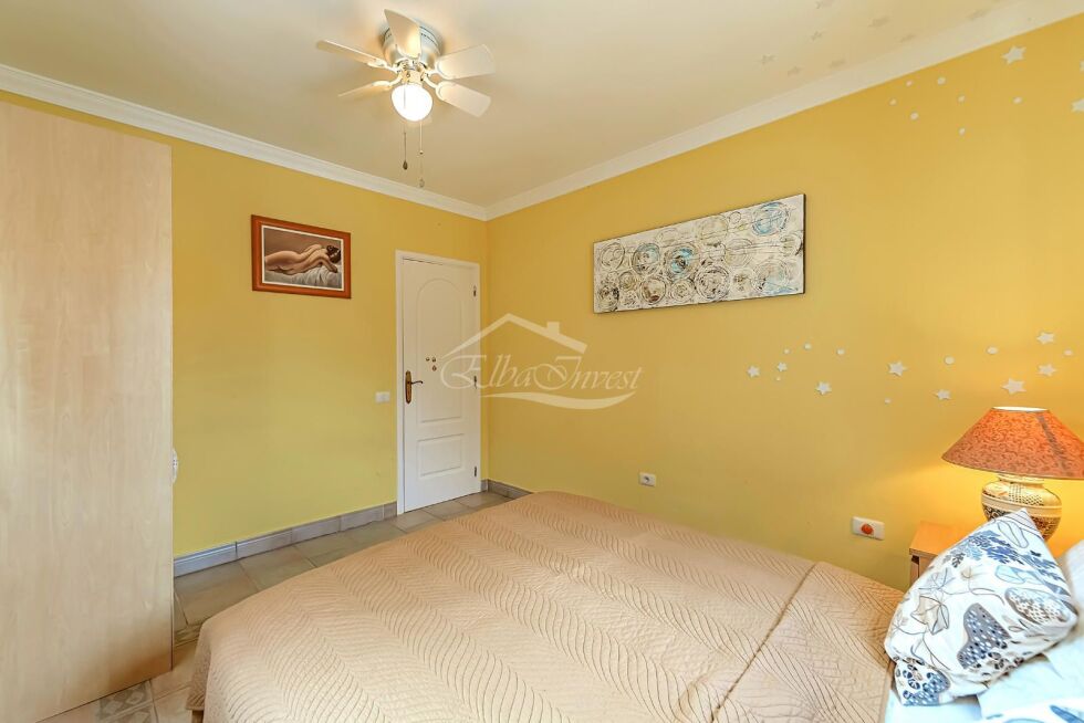 Semi-detached house for sale in  Callao Salvaje, Spain - 6016