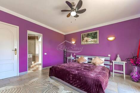 Semi-detached house for sale in  Callao Salvaje, Spain - 6016