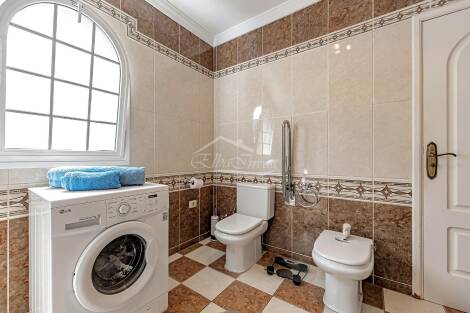 Semi-detached house for sale in  Callao Salvaje, Spain - 6016