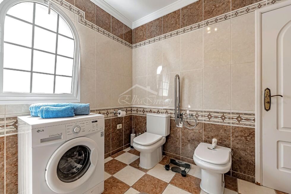 Semi-detached house for sale in  Callao Salvaje, Spain - 6016