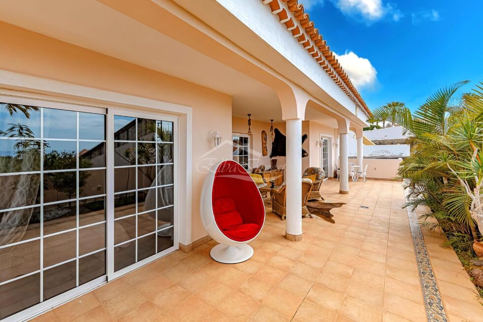 Semi-detached house for sale in  Callao Salvaje, Spain - 6016