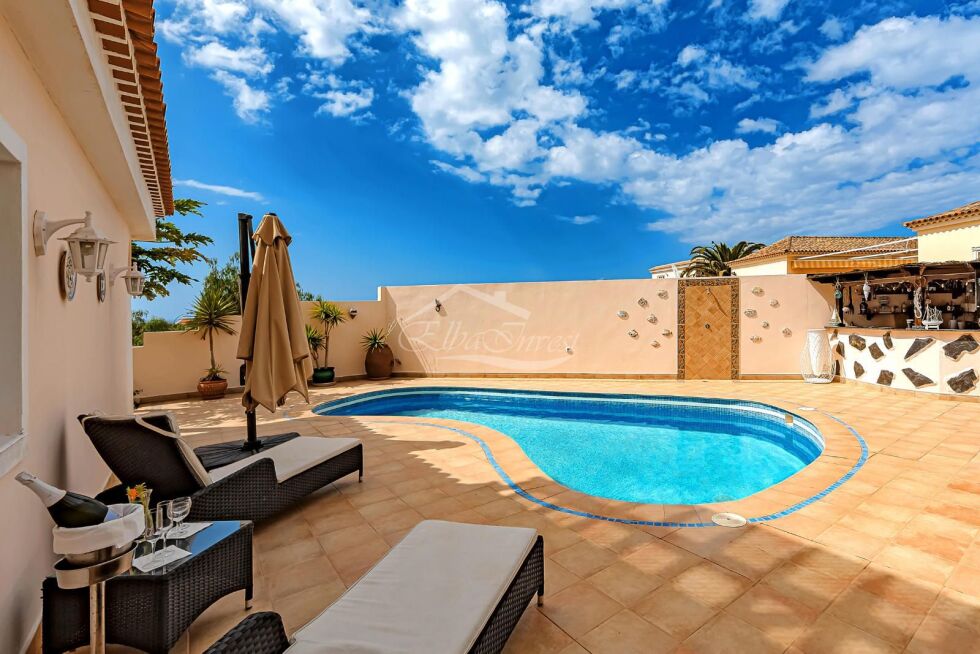 Semi-detached house for sale in  Callao Salvaje, Spain - 6016