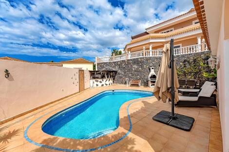 Semi-detached house for sale in  Callao Salvaje, Spain - 6016
