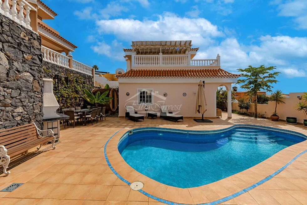 Semi-detached house for sale in  Callao Salvaje, Spain - 6016