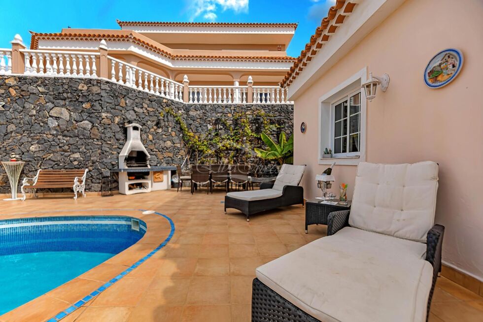 Semi-detached house for sale in  Callao Salvaje, Spain - 6016