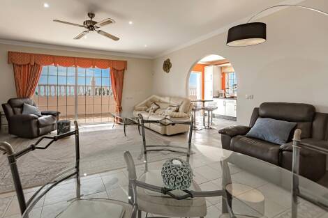 Semi-detached house for sale in  Callao Salvaje, Spain - 6016