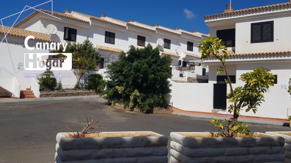 Semi-detached house for sale in  Chayofa, Spain - 054381