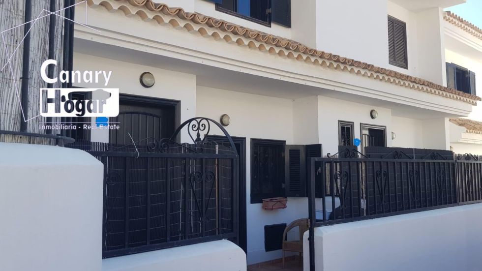 Semi-detached house for sale in  Chayofa, Spain - 054381