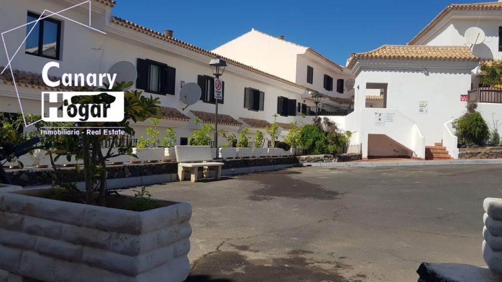 Semi-detached house for sale in  Chayofa, Spain - 054381