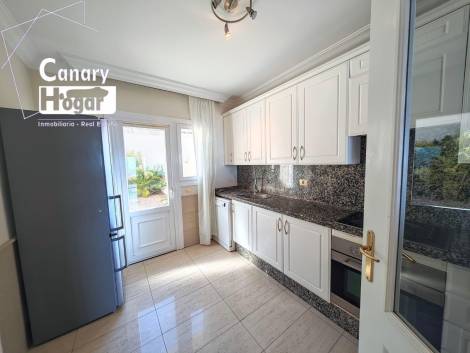 Semi-detached house for sale in  Chayofa, Spain - 057151