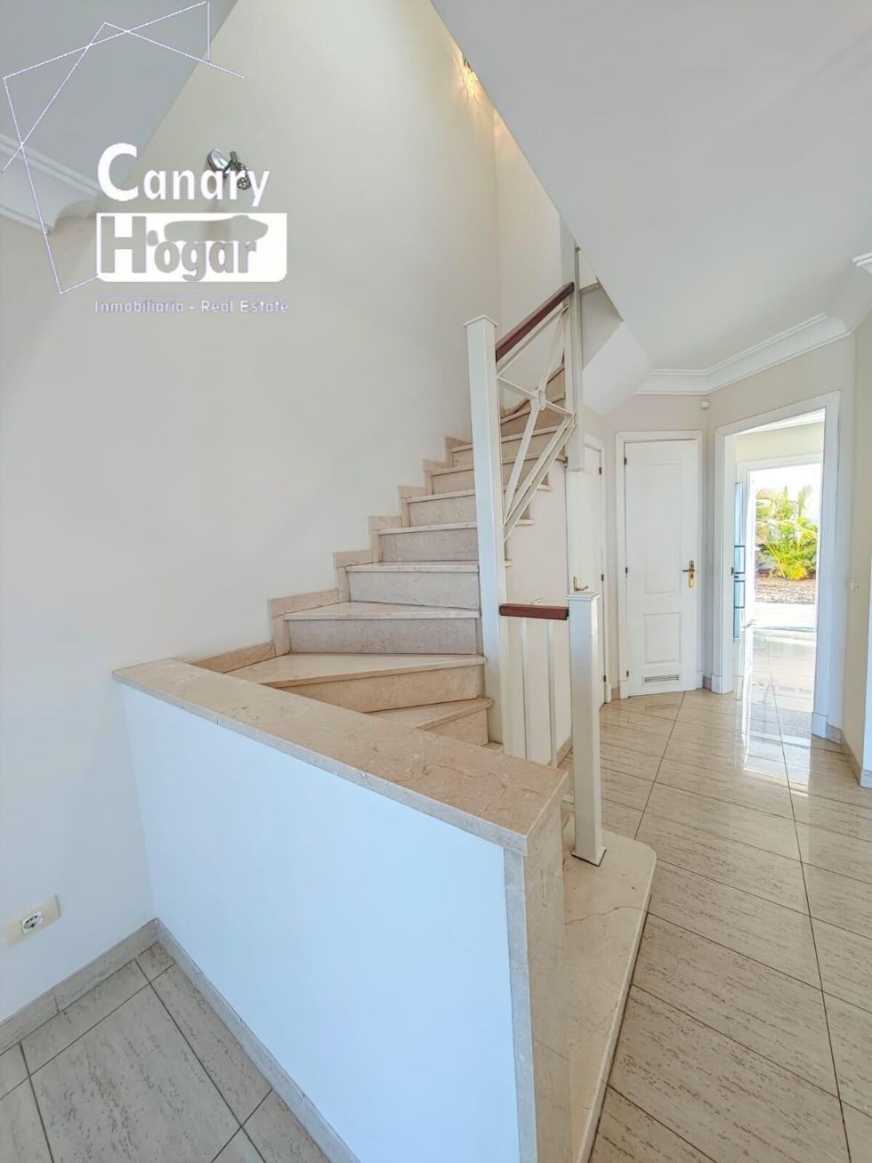 Semi-detached house for sale in  Chayofa, Spain - 057151