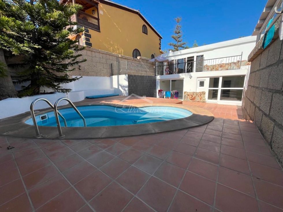 Semi-detached house for sale in  Chayofa, Spain - 5640