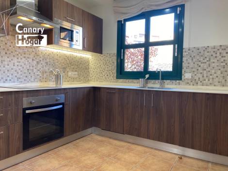 Semi-detached house for sale in  Golf del Sur, Spain - 057371