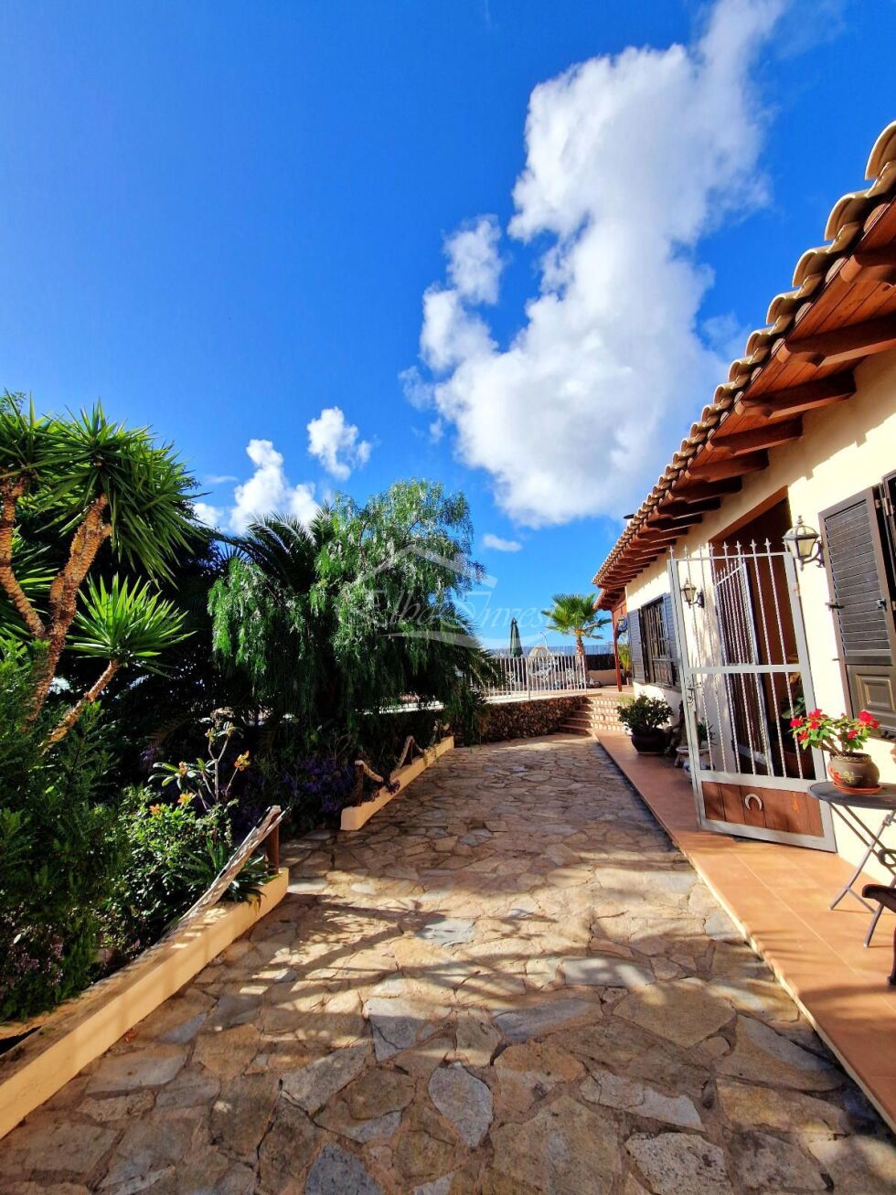 Semi-detached house for sale in  Guía de Isora, Spain - 5951