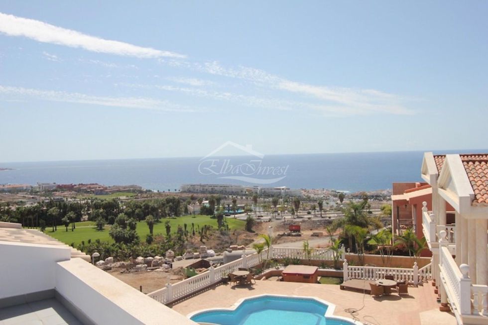 Semi-detached house for sale in  La Caleta, Spain - 3280