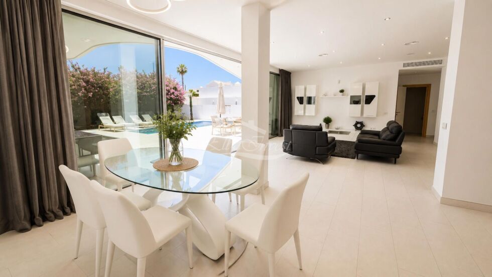 Semi-detached house for sale in  La Caleta, Spain - 5982