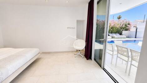 Semi-detached house for sale in  La Caleta, Spain - 5982