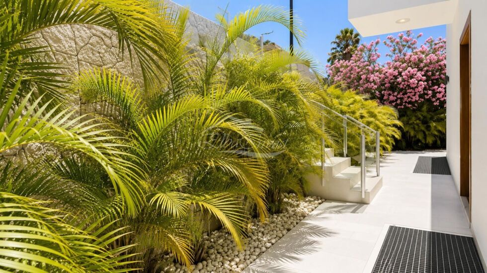 Semi-detached house for sale in  La Caleta, Spain - 5982